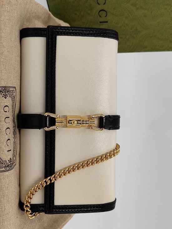 Gucci Handbags - Gucci Jackie 1961 Chain Wallet Shoulder Bag Ivory Black Leather Gold Hardware